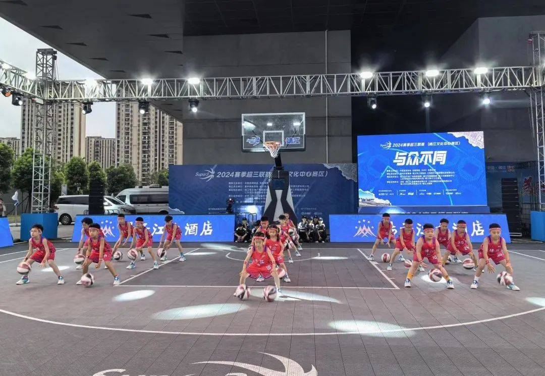 开云官网-本赛季国内篮球职业联赛的比赛规程正在逐渐明晰