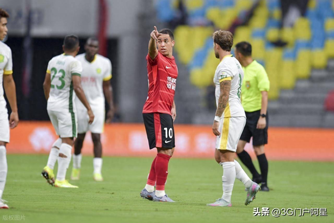 北京国安豪取连胜，球员斗志昂扬冲刺领先