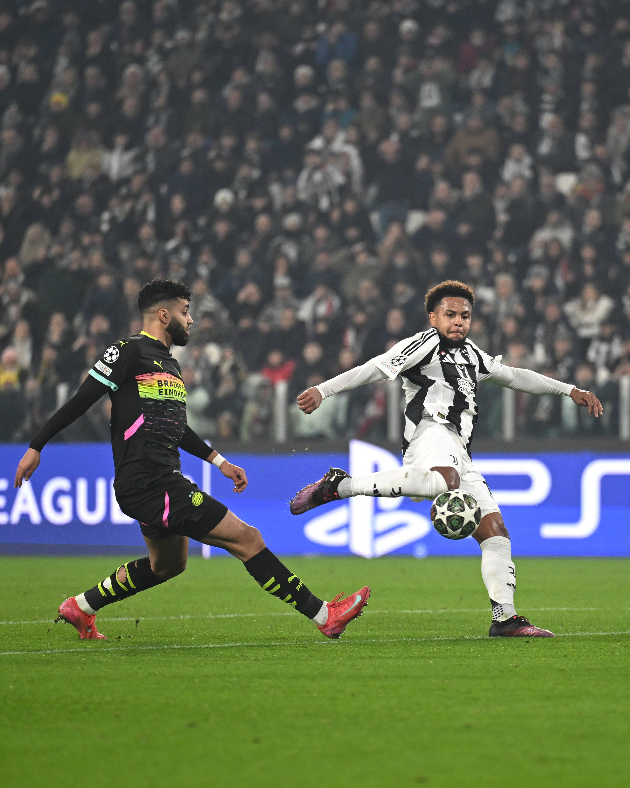 曼城轻松胜马赛,晋级8强 曼城轻松胜马赛,晋级8强