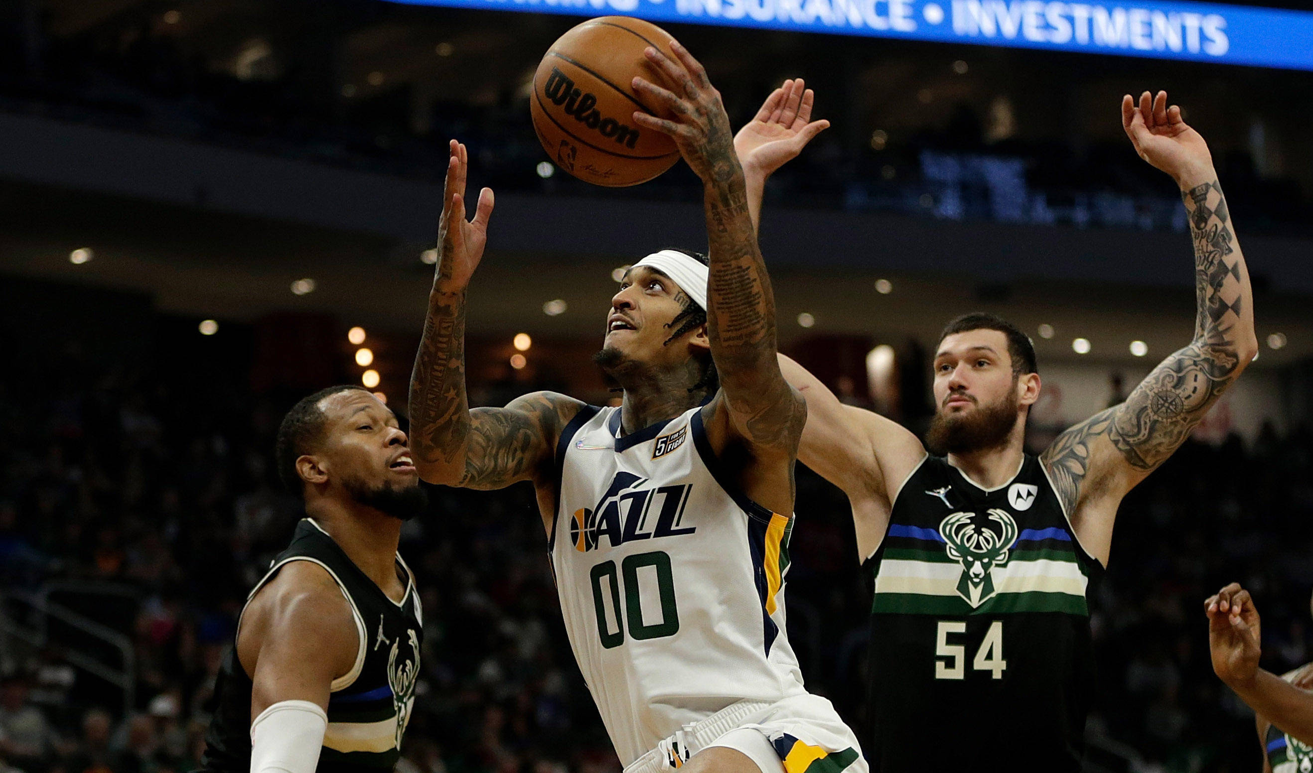 开云体育官方网站-太阳负于爵士,米切尔全场砍下28分再次领跑得分榜