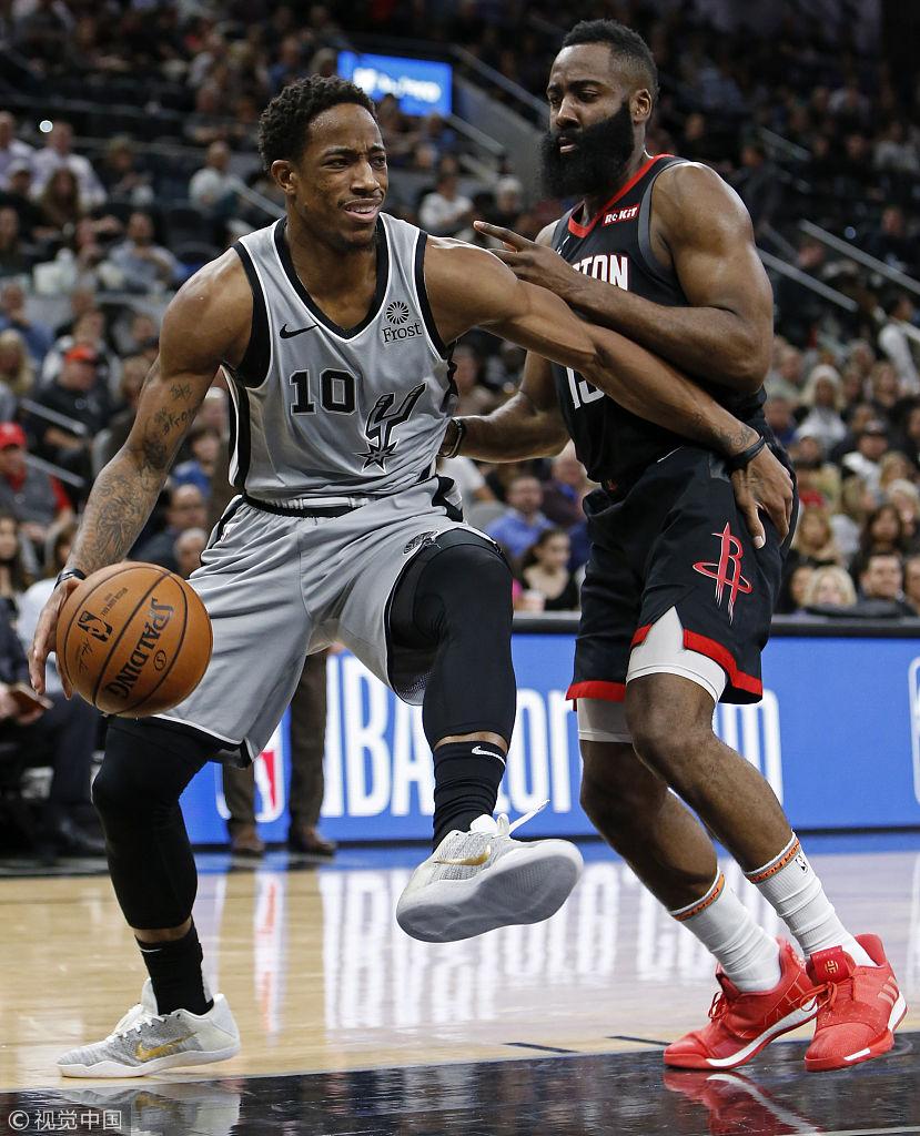开云体育在线-火箭大胜老鹰，约结砍下25+reb