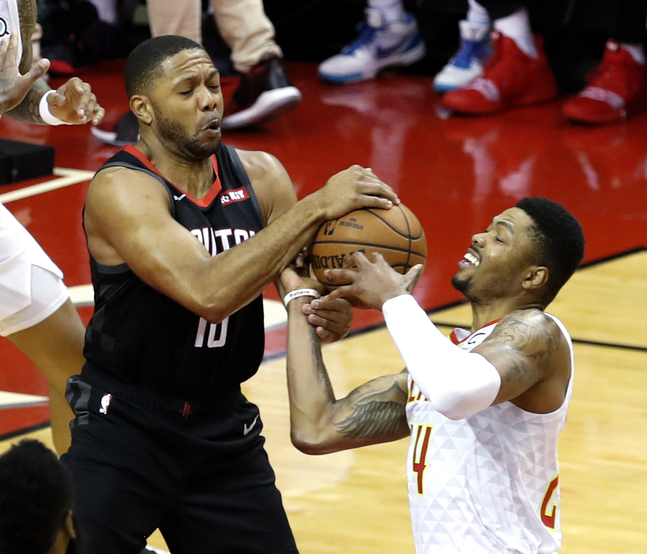 火箭大胜老鹰，约结砍下25+reb