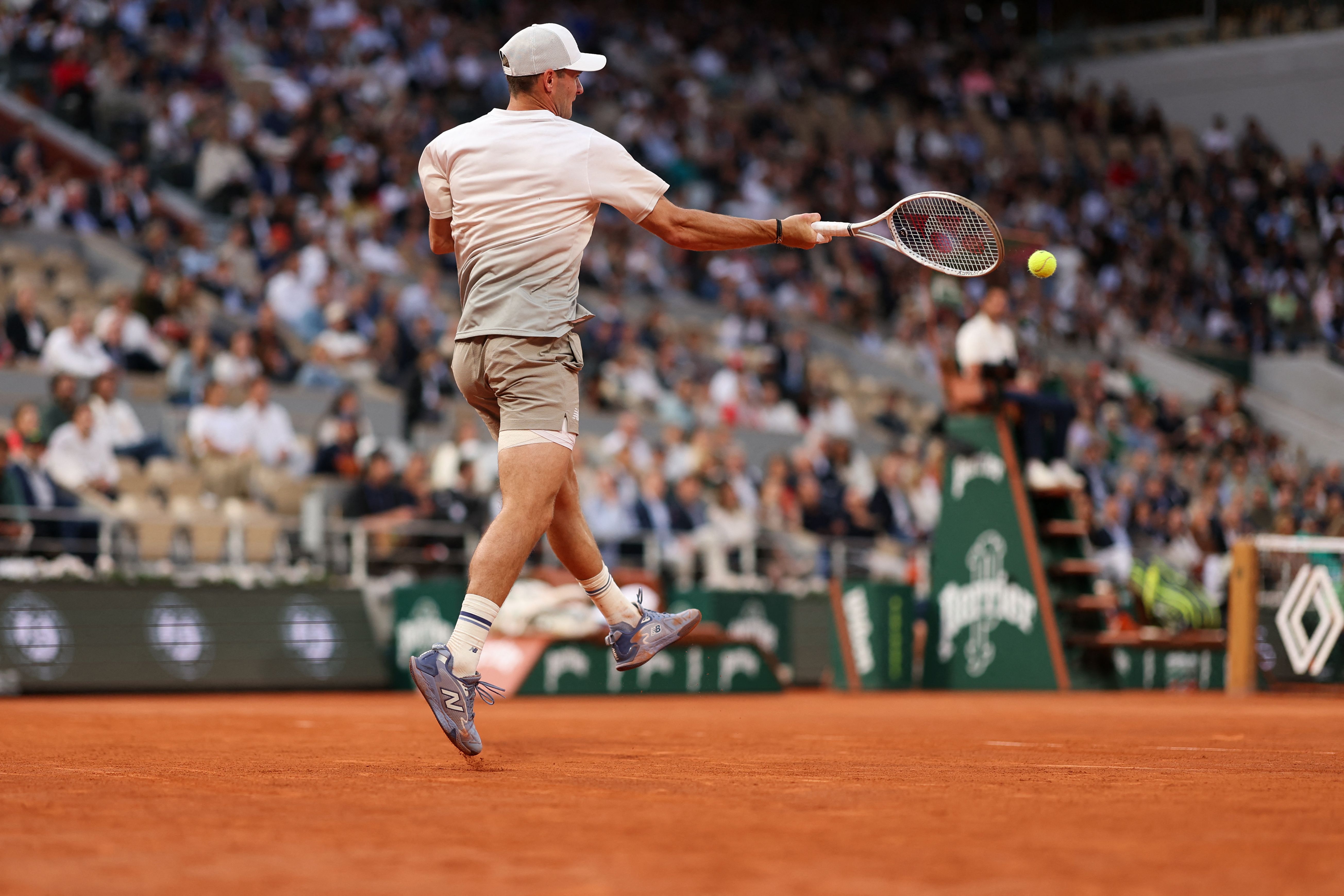 包含日本网球队爆冷法国网球队，阿尔卡拉斯送出助攻的词条