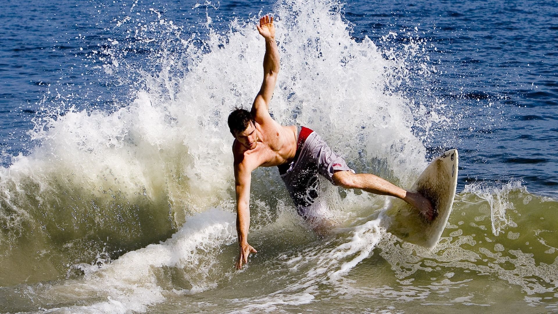 霍勒迪数据全面爆炸，新疆队一波流带走上海队